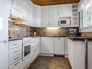 Fridge, microwave, dishwasher, cookware/dishes/utensils