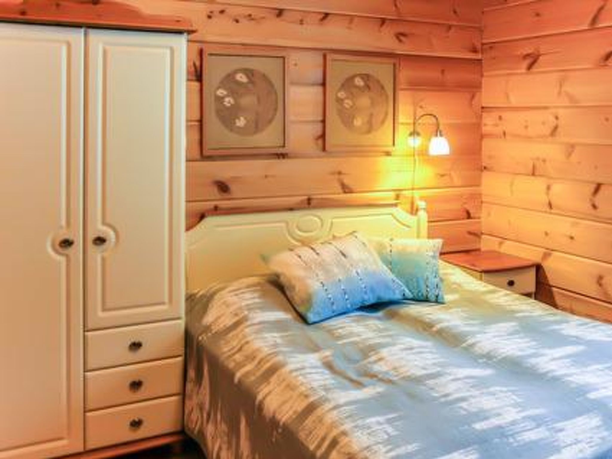 2 bedrooms