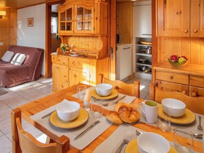 Dining - Rousserolles rez gauche by Interhome (Verbier)