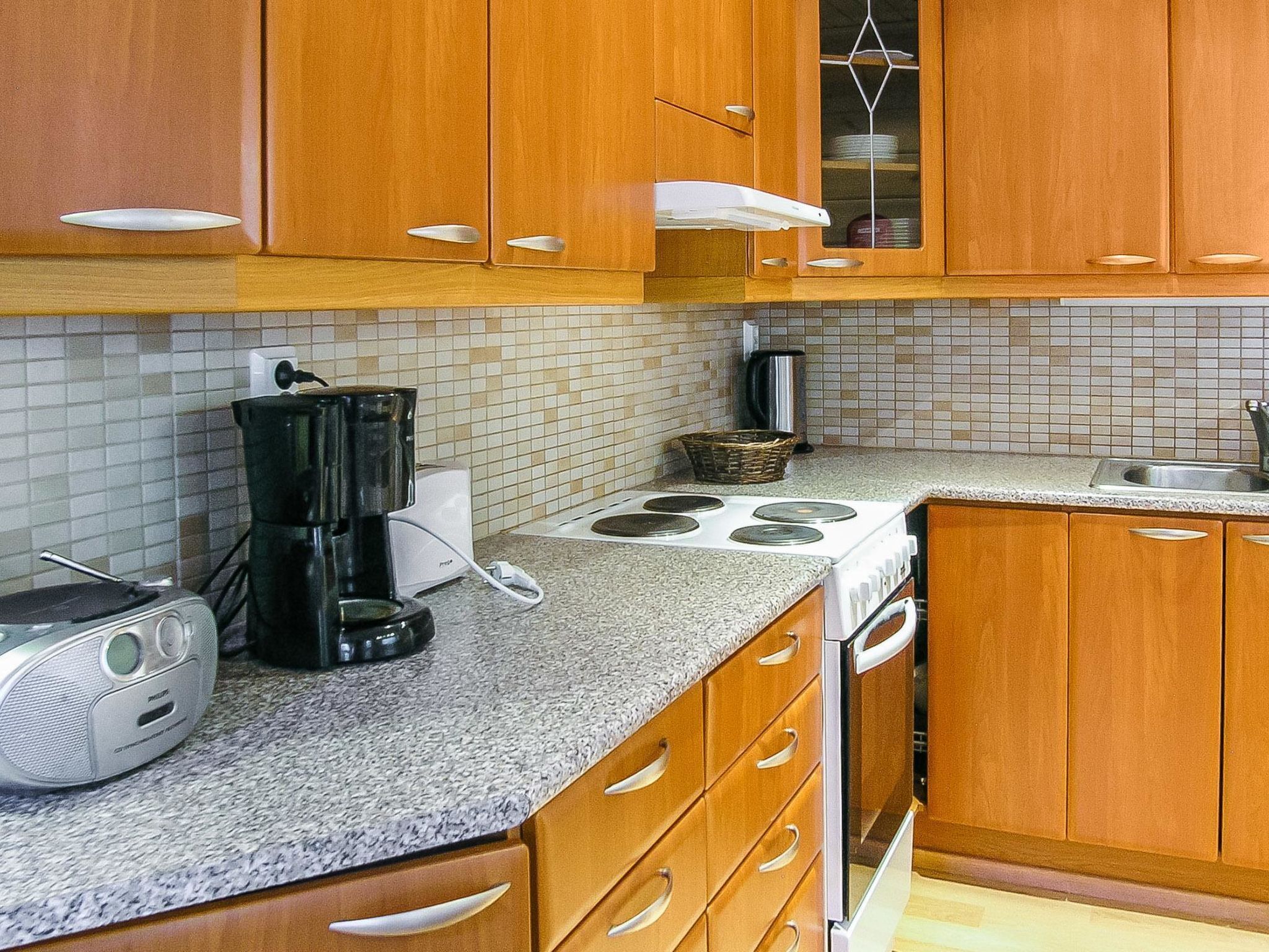 Jääkaappi, mikroaaltouuni, astianpesukone