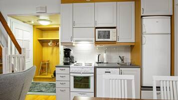 Fridge, microwave, dishwasher, cookware/dishes/utensils