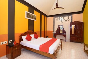 Grand Cottage | Hypo-allergenic bedding, desk, rollaway beds, bed sheets - Dream Land Hill Residency (Peermade)