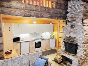 Jääkaappi, mikroaaltouuni, astianpesukone