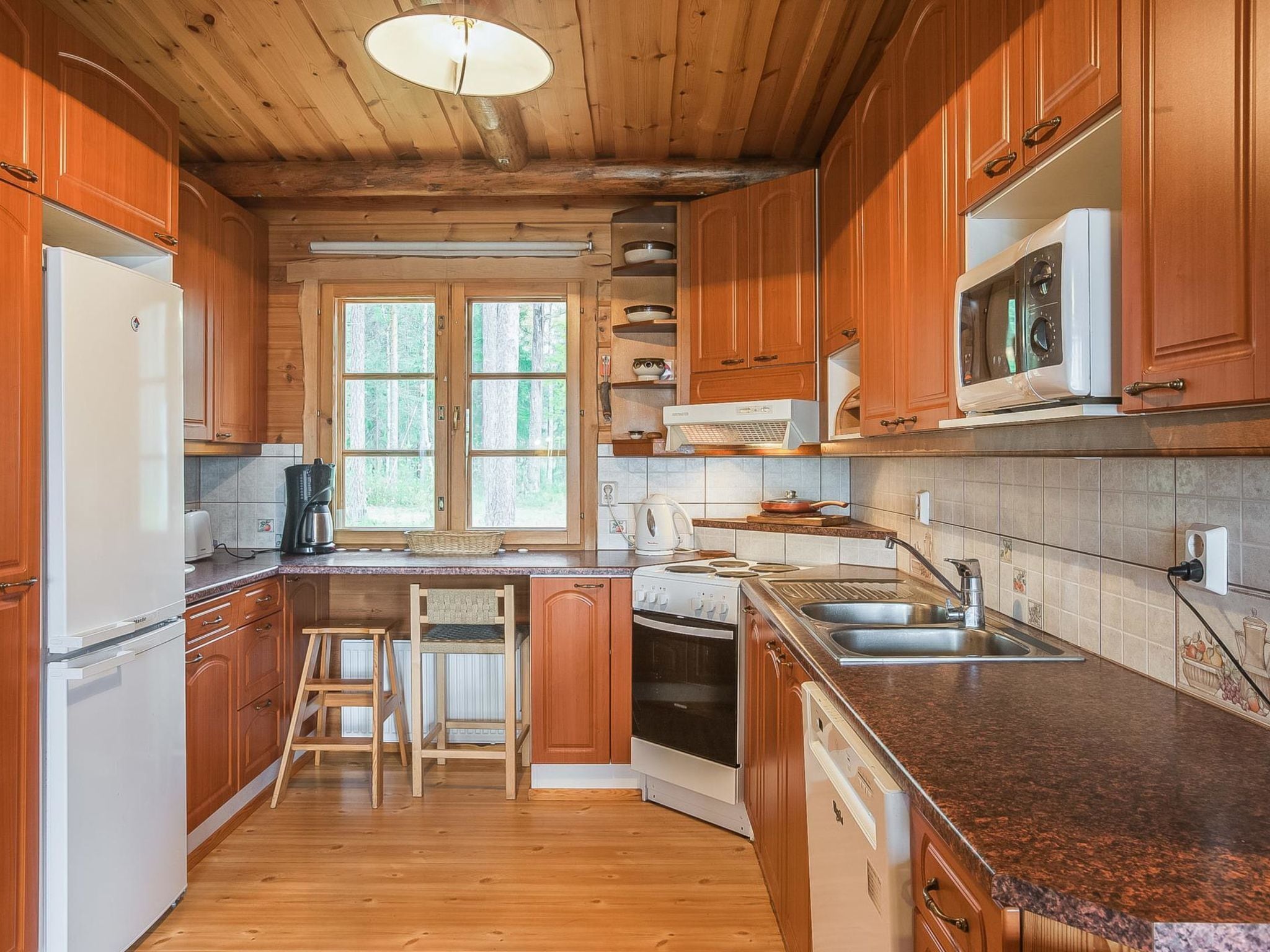 冰箱、微波炉、洗碗机、厨具/餐具