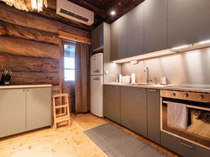 Jääkaappi, mikroaaltouuni, astianpesukone