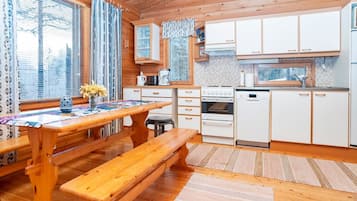 Geladeira, micro-ondas, lava-louças