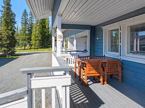 Outdoor dining - Ruka snow and sun 4 by Interhome (Kuusamo)