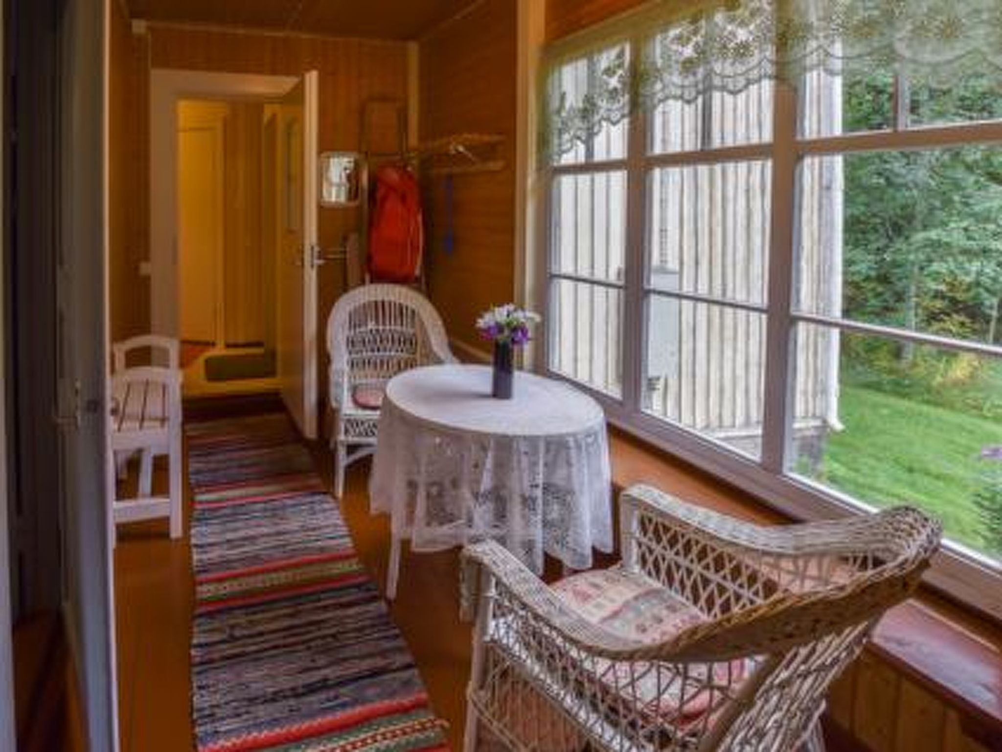 المنشأة من الداخل