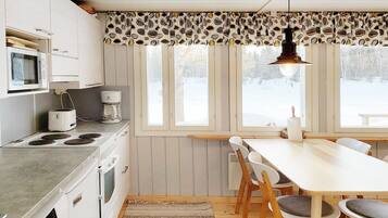 Geladeira, micro-ondas, lava-louças