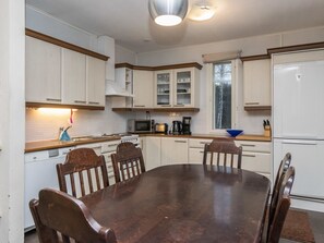 Réfrigérateur, micro-ondes, lave-vaisselle