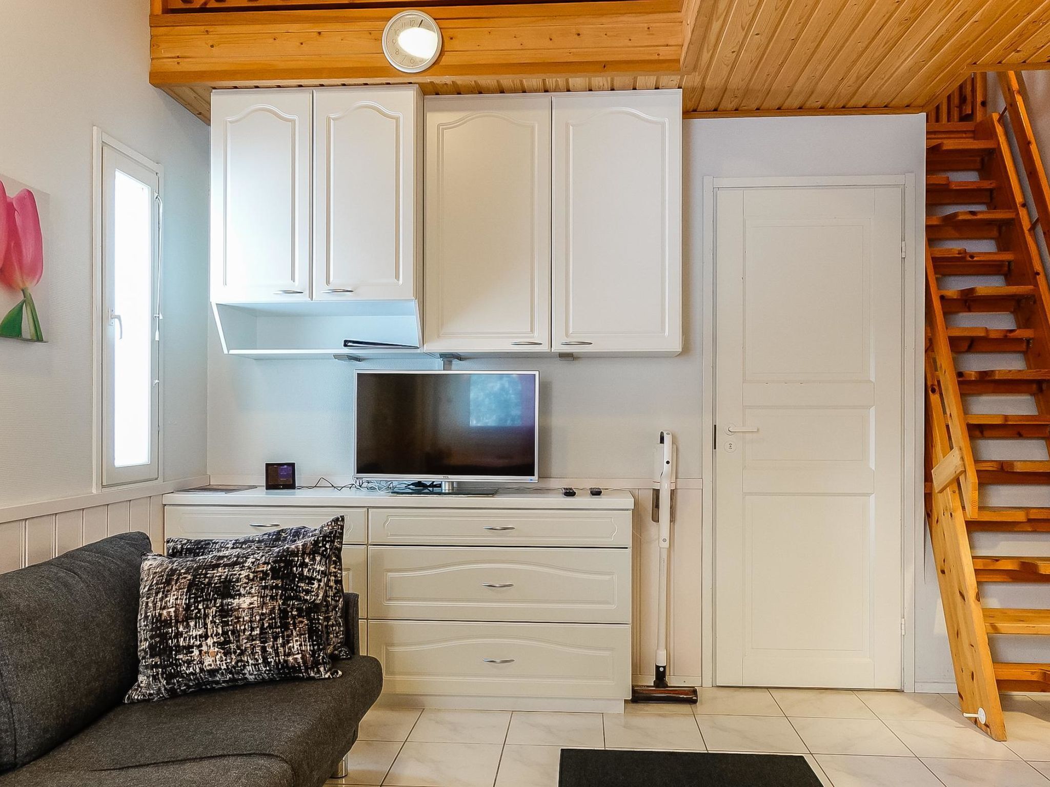 テレビ、DVD プレーヤー