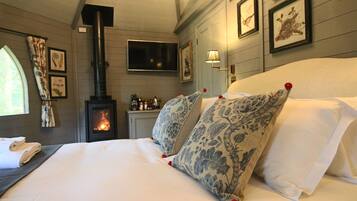 Luxury Cabin | 1 bedroom, free WiFi, bed sheets
