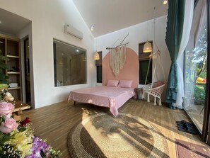 Luxury Bungalow | Desk, soundproofing, free WiFi - May Tropicall Villas (Hanoi)