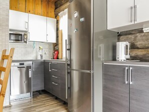 Réfrigérateur, micro-ondes, lave-vaisselle