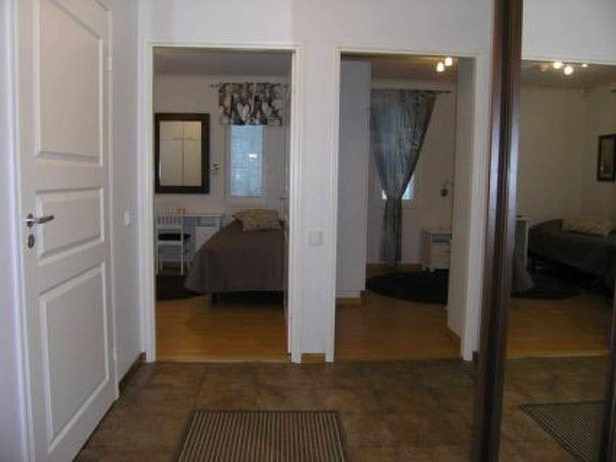 2 室のベッドルーム、WiFi