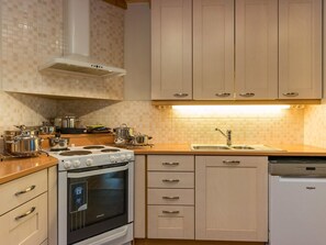 Geladeira, micro-ondas, lava-louças