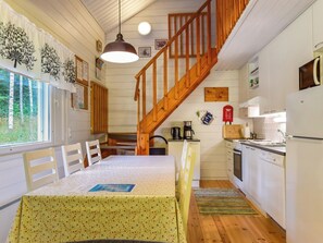 Fridge, microwave, dishwasher, cookware/dishes/utensils