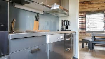 Fridge, microwave, dishwasher, cookware/dishes/utensils