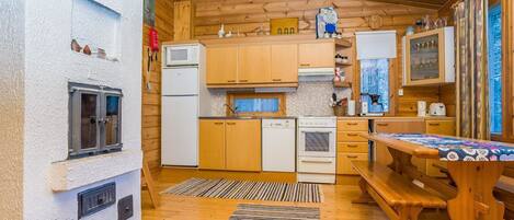 Fridge, microwave, dishwasher, cookware/dishes/utensils