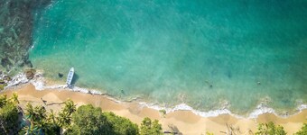 Casa Violeta • Beachfront 3BR Caribbean Home with A/C