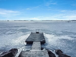 Unclassified image, 5 of 33, button