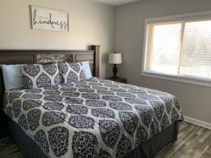 2 bedrooms, free WiFi, bed sheets, wheelchair access - Gatlinburg Chateau 103 is a beautiful 2BR condo and a short walk to downtown (Gatlinburg)