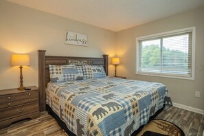 2 bedrooms, WiFi (free), bed sheets