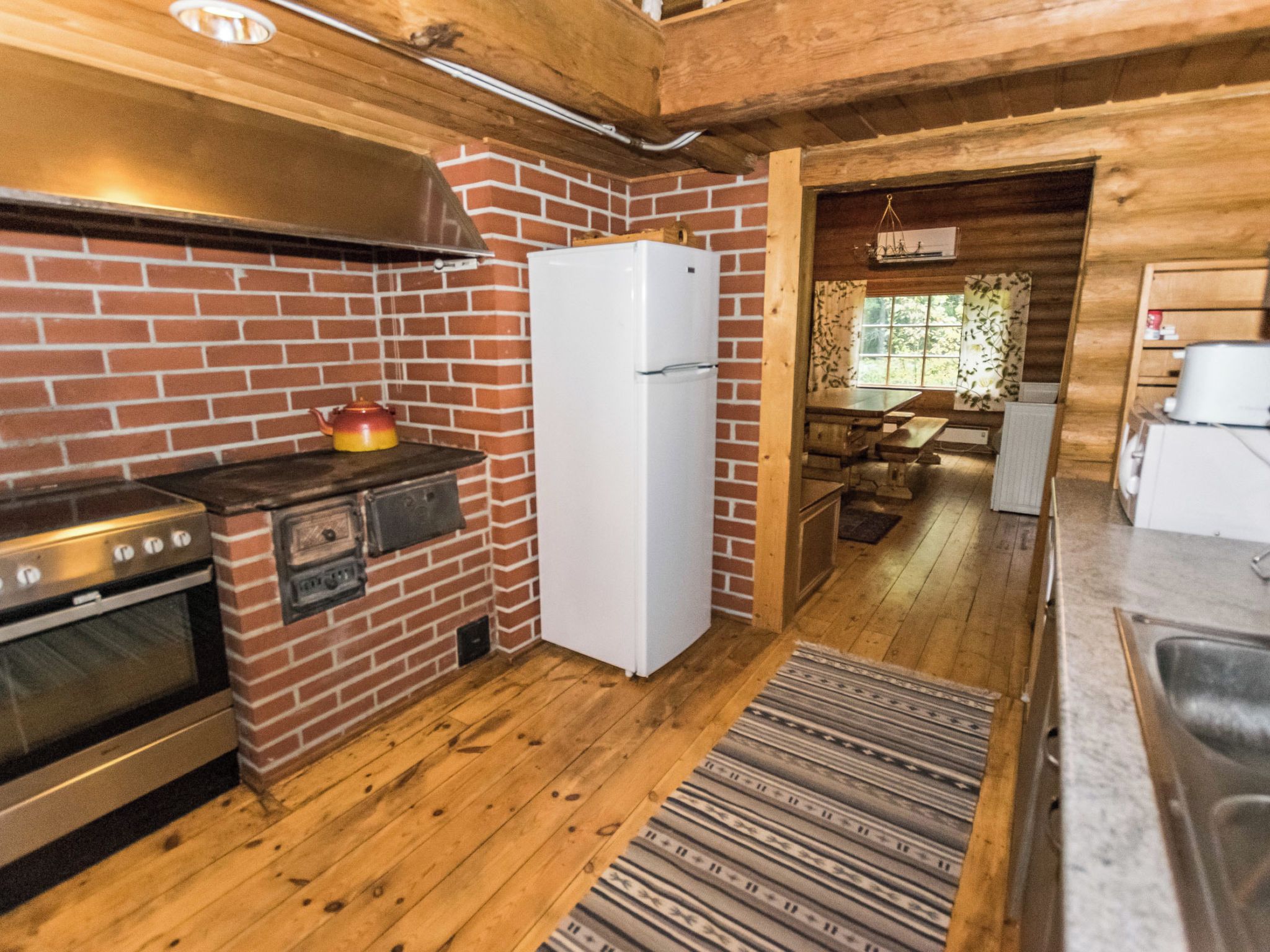 Fridge, microwave, dishwasher, cookware/dishes/utensils