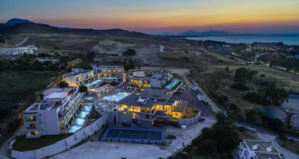 Harmony Crest Resort& SPA