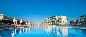 Harmony Crest Resort - Adults Only