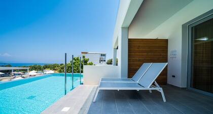 Harmony Crest Resort - Adults Only