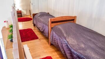 2 bedrooms, travel crib