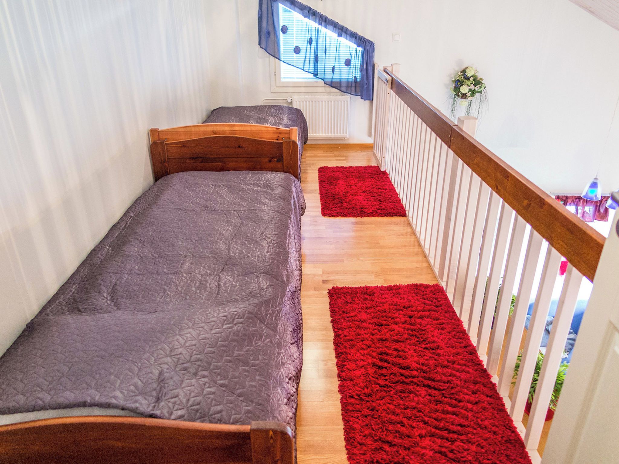 2 bedrooms, travel crib