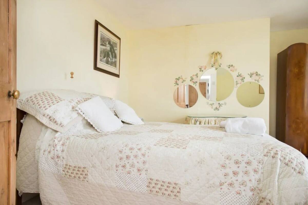 Habitación cuádruple familiar | Ropa de cama de alta calidad y camas con efecto memoria