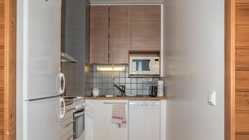 Geladeira, micro-ondas, lava-louças