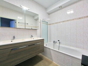 Bathroom - Greens 103 with parking by Interhome (Bredene)