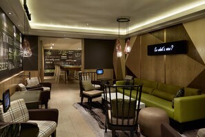 Bar (on property) - Hub By Premier Inn London Covent Garden (London)