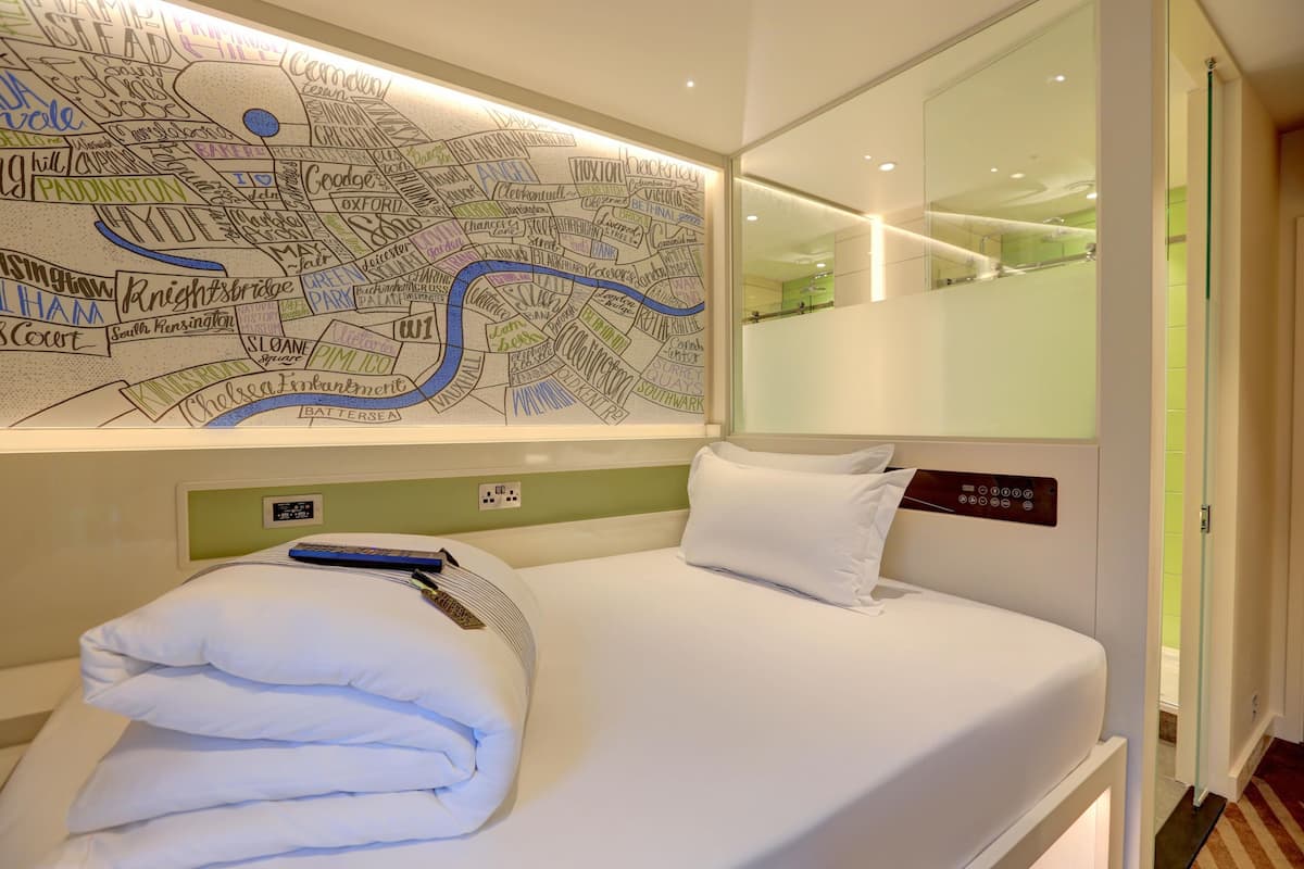 Standard Double Room | Bed sheets