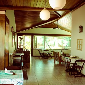 Tägliches inbegriffenes Frühstücksbuffet