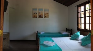 Vierbettzimmer, Balkon | Minibar, kostenloses WLAN, Rollstuhlgeeignet