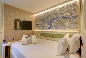 Standard Double Room | Bed sheets - hub by Premier Inn London Tottenham Court Road (Goodge Street) (London)