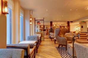 Bar (on property) - hub by Premier Inn London Tottenham Court Road (Goodge Street) (London)