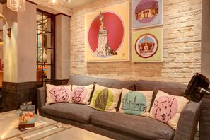 Breakfast and dinner served - Hub By Premier Inn London Westminster - Westminster Abbey (London)