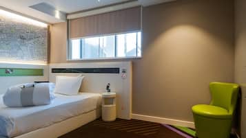 Standard Double Room, Roll-in Shower | Bed sheets