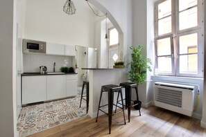 Private kitchen - Standard Apartment by Hi5 - Rákóczi út 23 (Budapest)