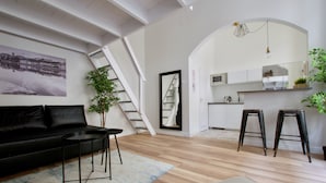 Studio (174) | Living area - Standard Apartment by Hi5 - Rákóczi út 23 (Budapest)