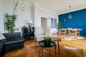 Living area - Standard Apartment by Hi5 - Incredible view with terrace (Budapest)