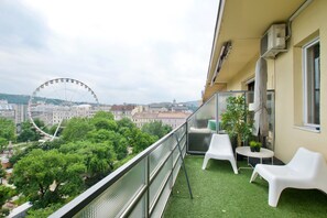 Appartement, 1 chambre, terrasse, vue sur la ville | Balcon