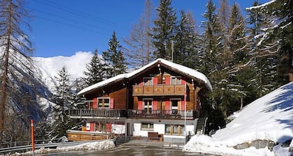 LĂ€rchenheim by Interhome