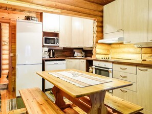 Fridge, microwave, dishwasher, cookware/dishes/utensils